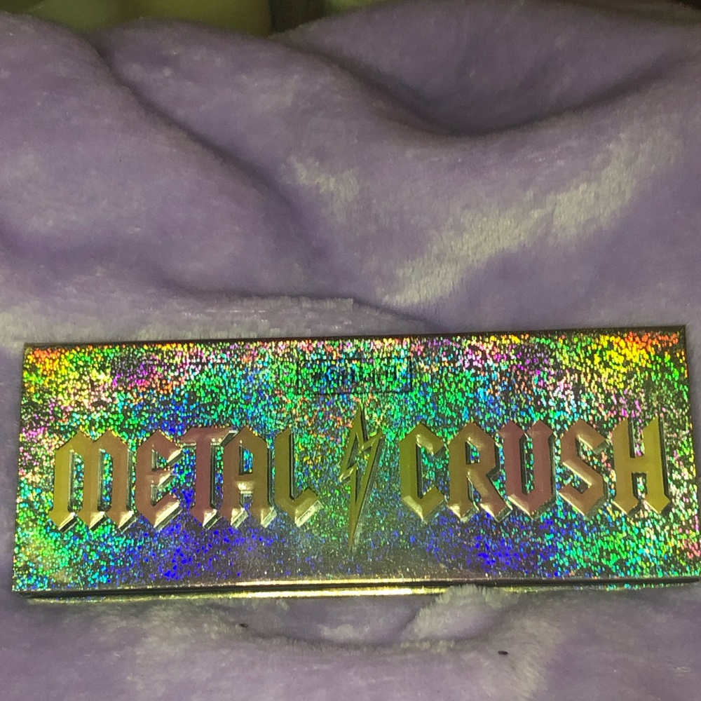 🚫🚫SOLD🚫🚫Kat Von D metal crush highlighter